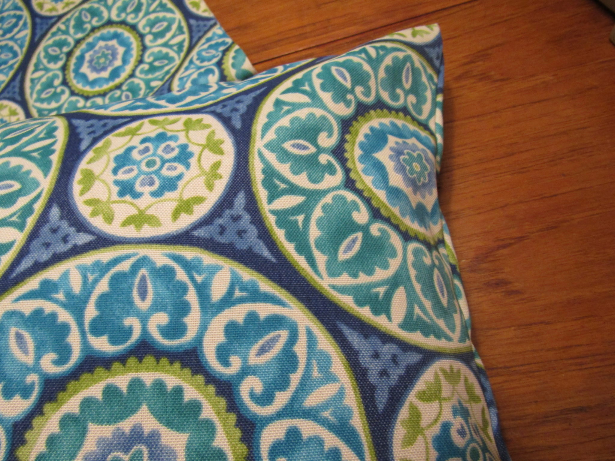 How to Sew a Ridiculously Easy Pillow Cover! Susan's Sunny Days