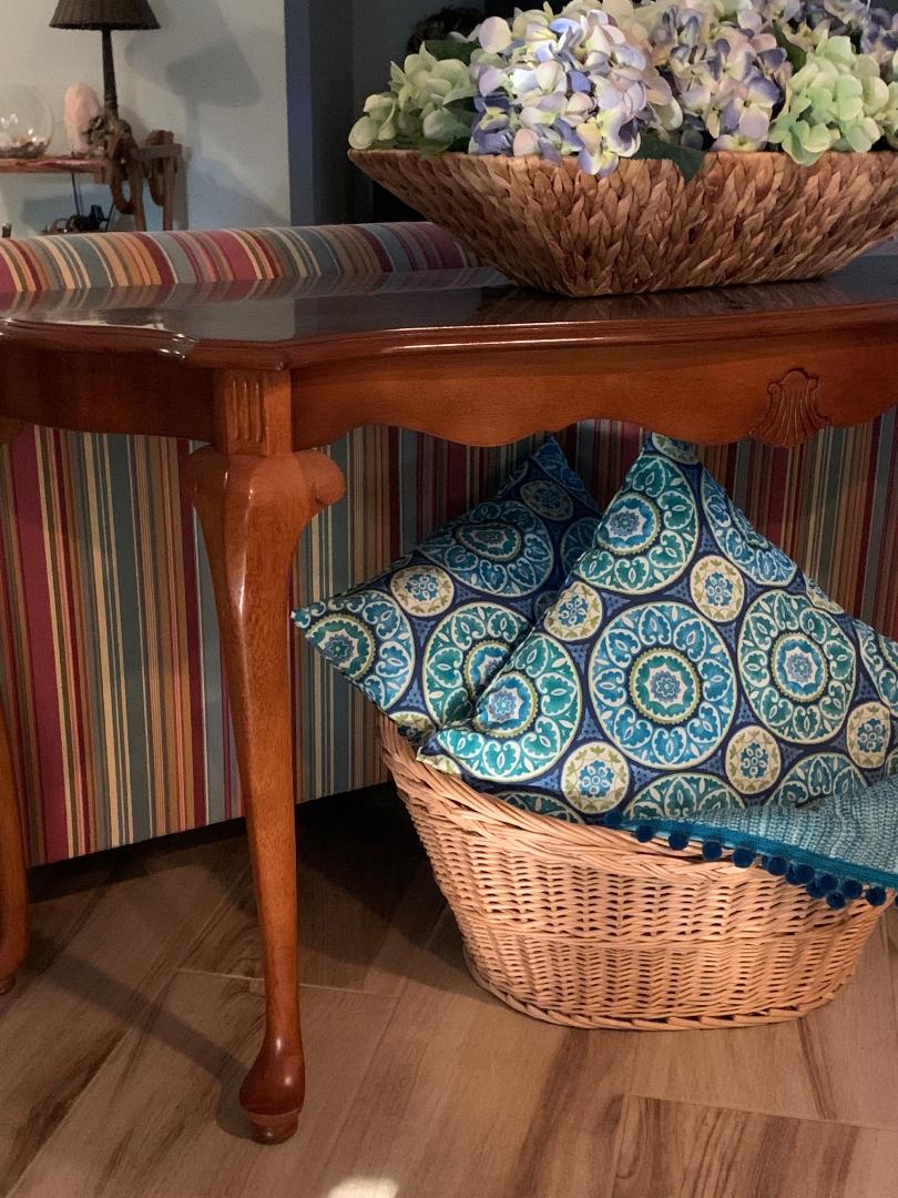 How to Sew a Ridiculously Easy Pillow Cover! Susan's Sunny Days